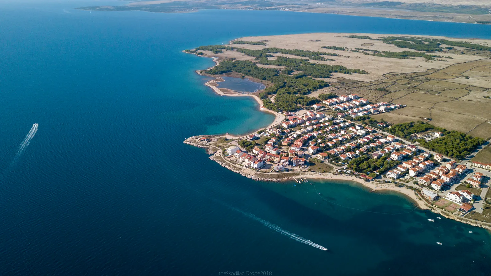 Povljana iz zraka — poluotok, plaže i uvale, otok Pag